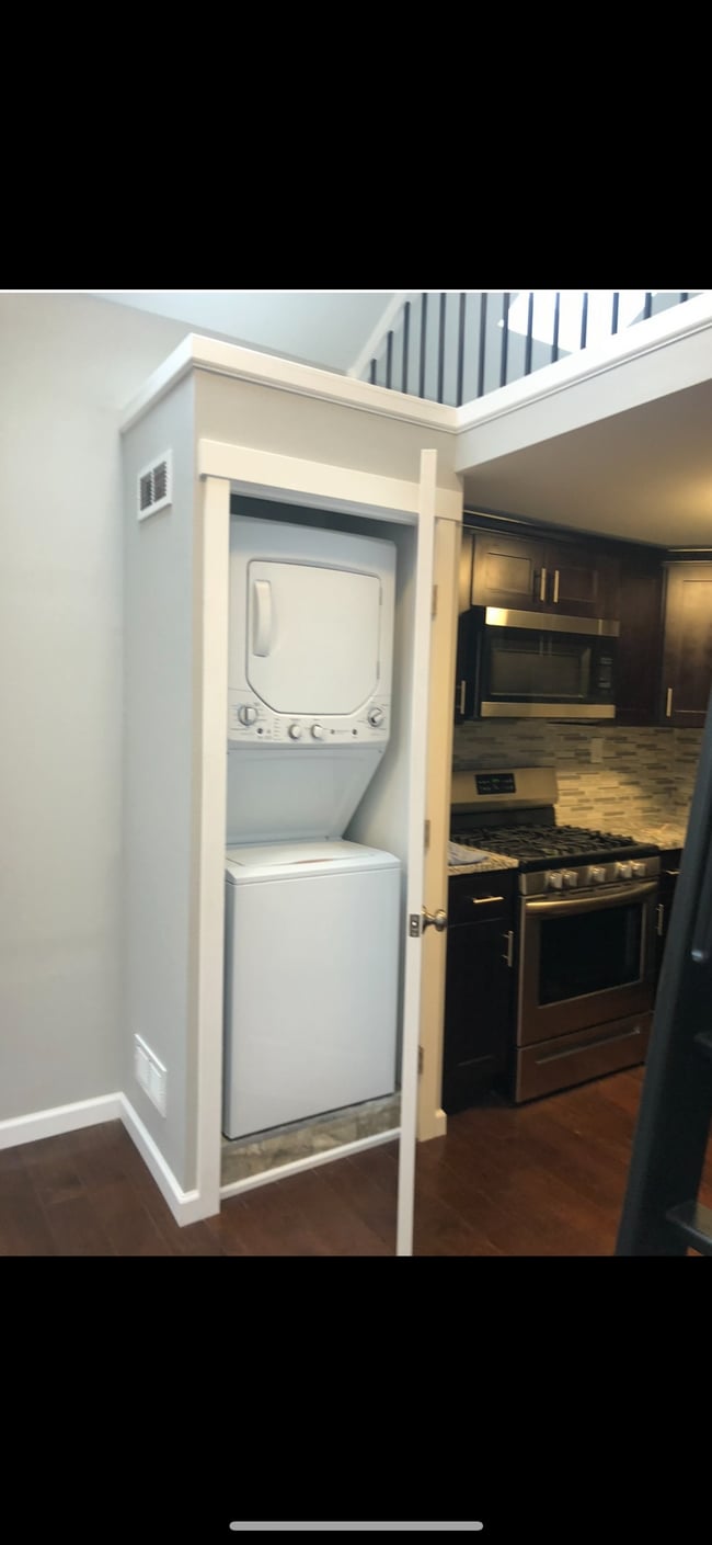 Building Photo - 11311 15th Ave NE