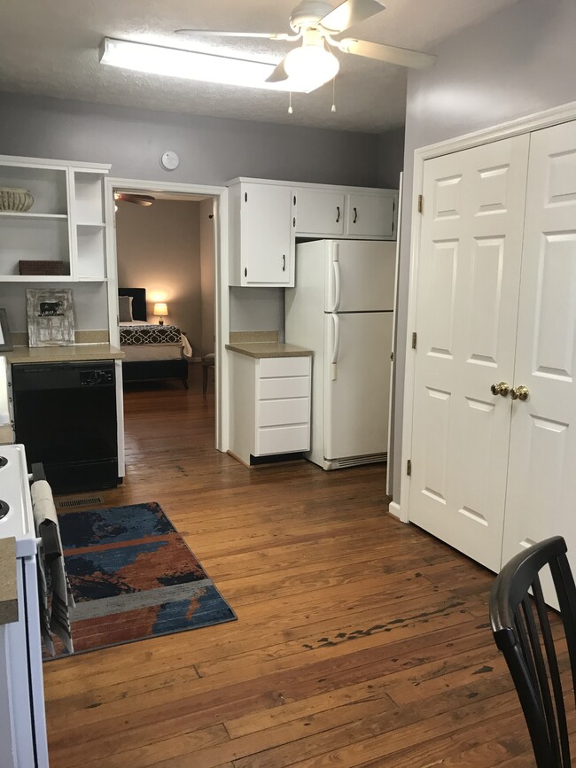 Kitchen looking into MB - 3226 Park Ave