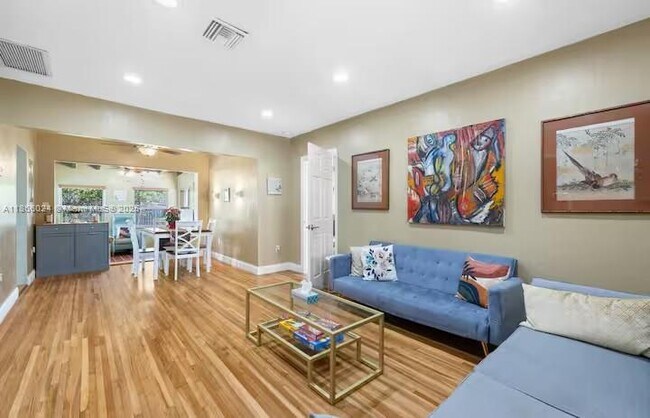 Building Photo - 1509 N 17th Ave