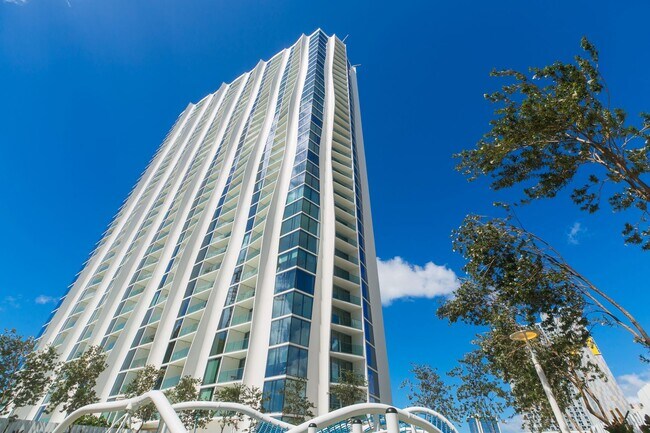 Building Photo - KOULA 2b2b1pkg Ready to Move In!