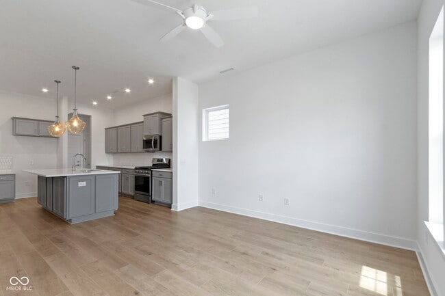 Building Photo - 549 Gilder Dr