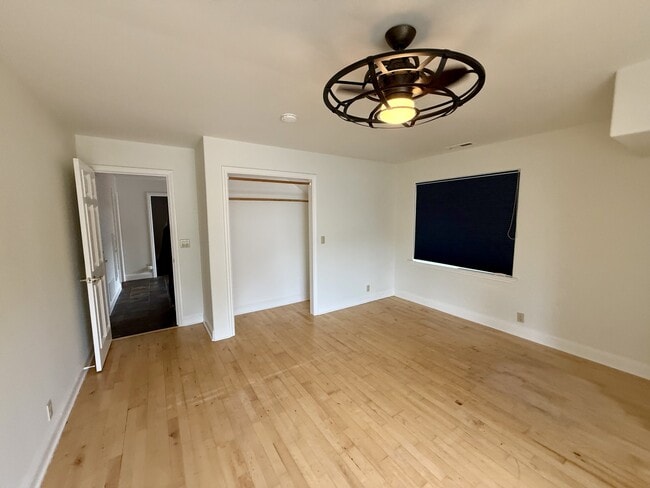 Building Photo - 143 Alamo Ave