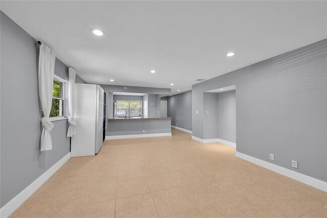 Building Photo - 1501 NW 13th St
