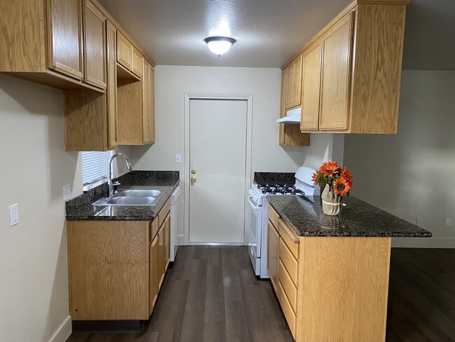 Building Photo - 3000 Keller St