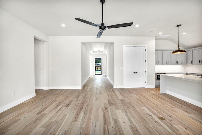 Building Photo - 8209 Polar Dr