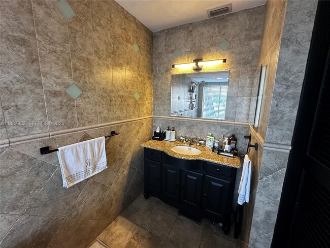 Building Photo - 3971 Coral Springs Dr