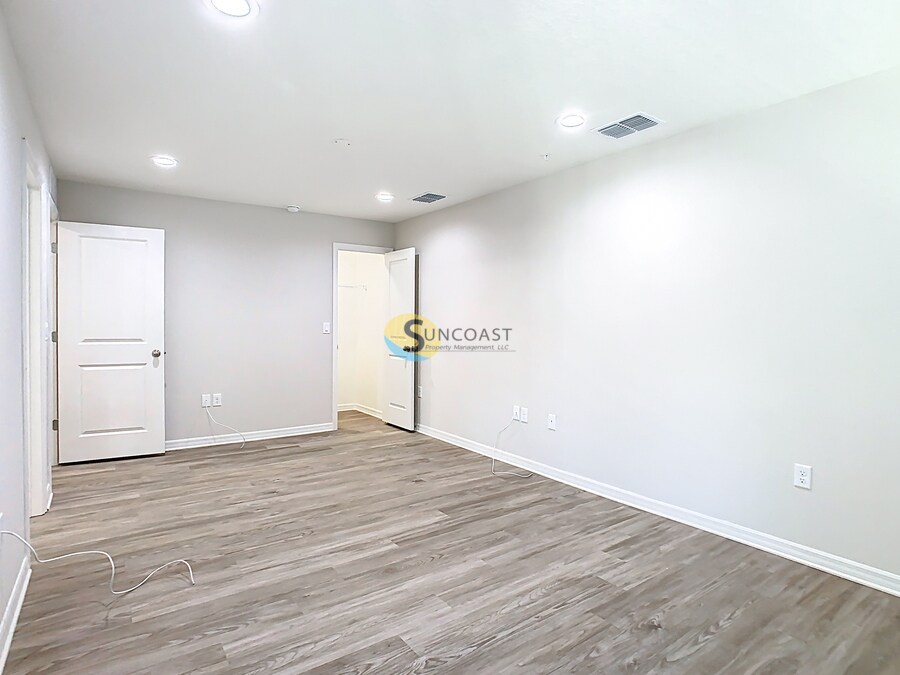 Building Photo - 3821 SW 43rd Ct