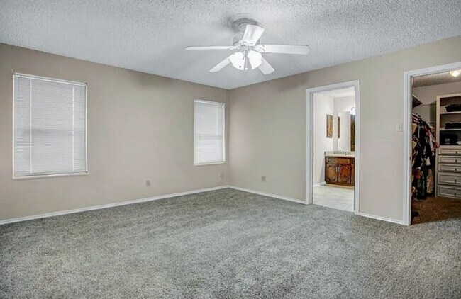 Building Photo - 13518 Cassia Way