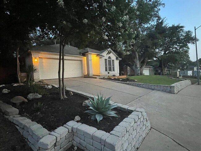Building Photo - 2917 Allison Dr