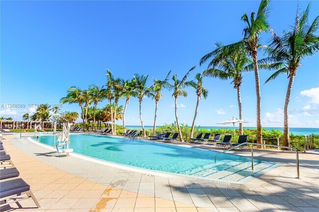 Building Photo - 6899 Collins Ave