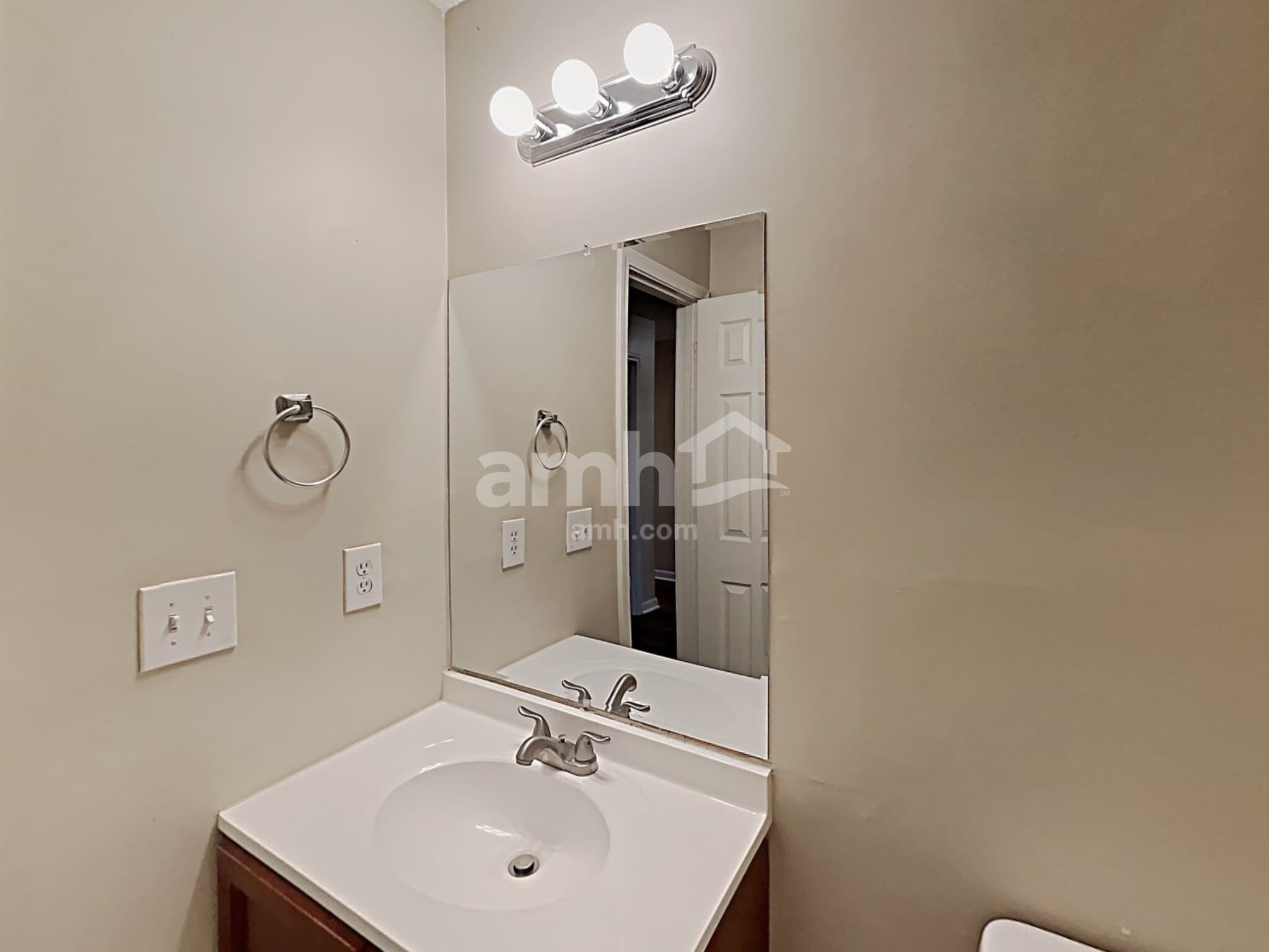 Building Photo - 5970 Water Oaks Dr