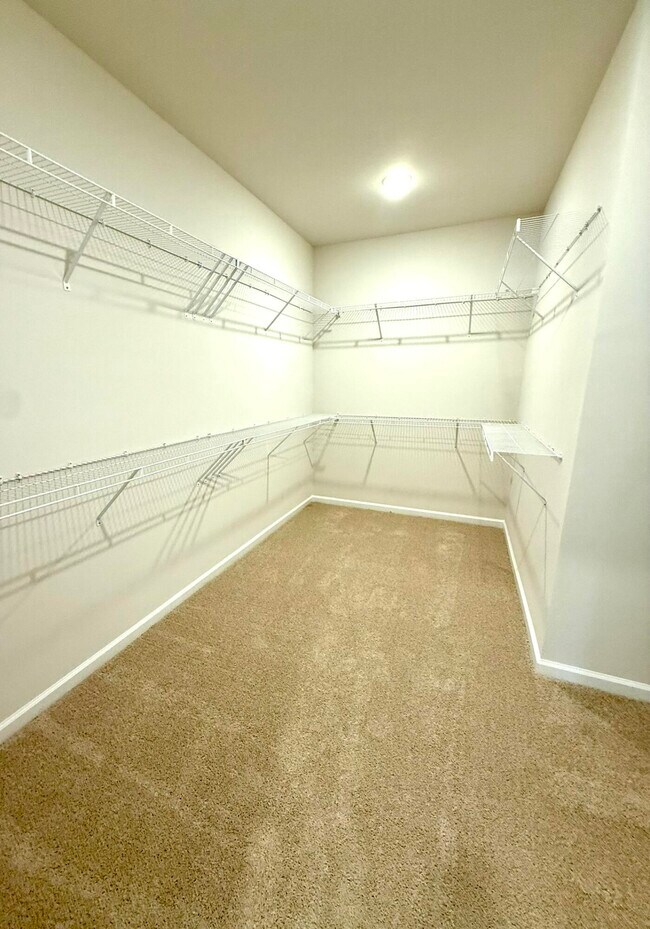 Building Photo - 9093 Malahide Ln