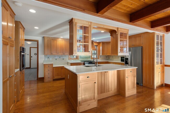 Building Photo - 111 Lyons Plain Rd