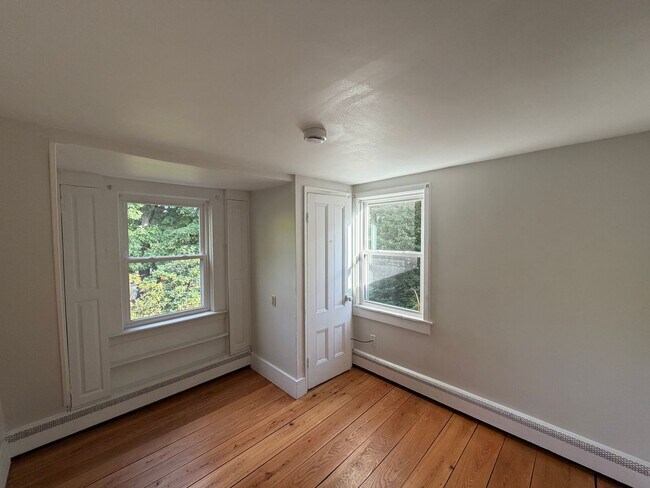 Building Photo - 1281 Boston Rd