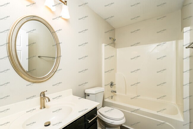 Building Photo - 11059 N 148th E Ave