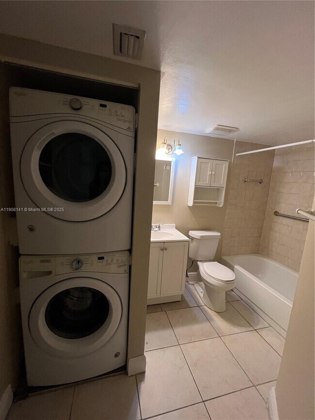 Building Photo - 8205 SW 152nd Ave