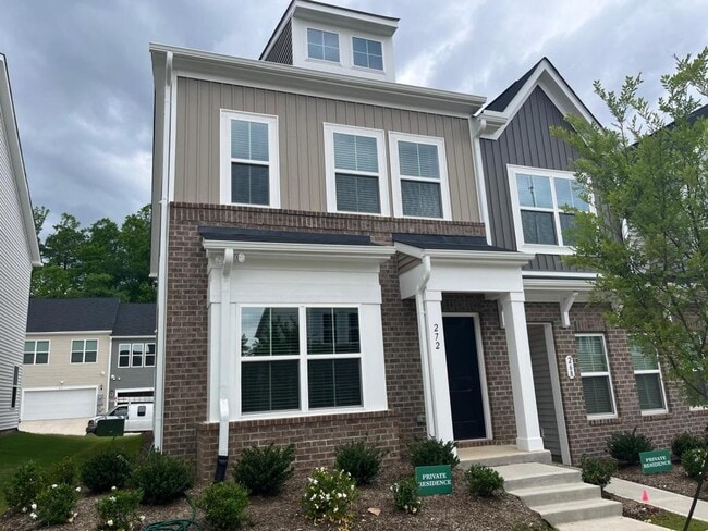 Primary Photo - 272 Chesapeake Cmns St