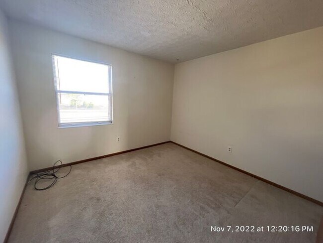 Building Photo - 3 BR 2.5 BA in Hilliard Schools