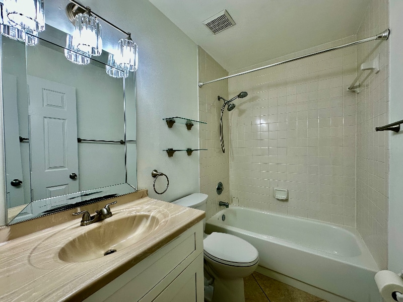 Building Photo - 709 Landover Cir