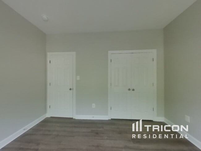 Building Photo - 15605 Sir Edwards Dr