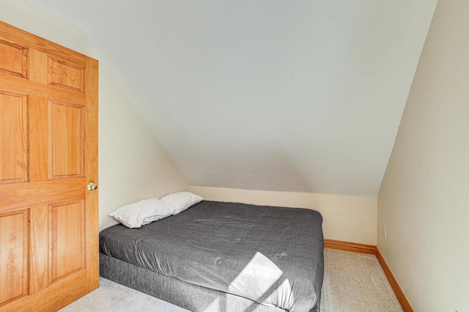 Building Photo - 304 N Main St