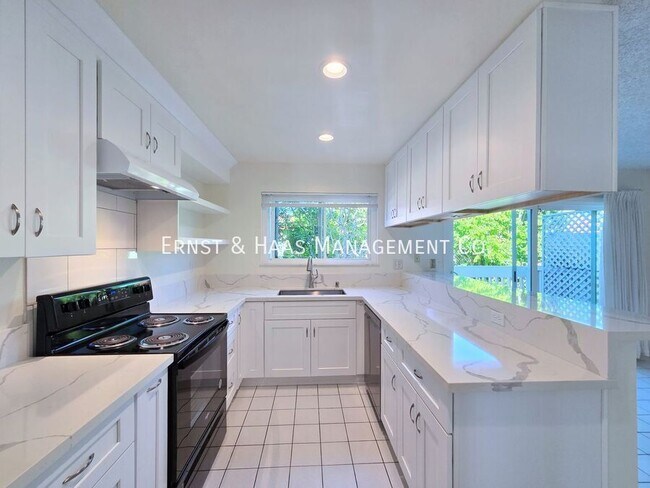 Building Photo - 1200 Opal St