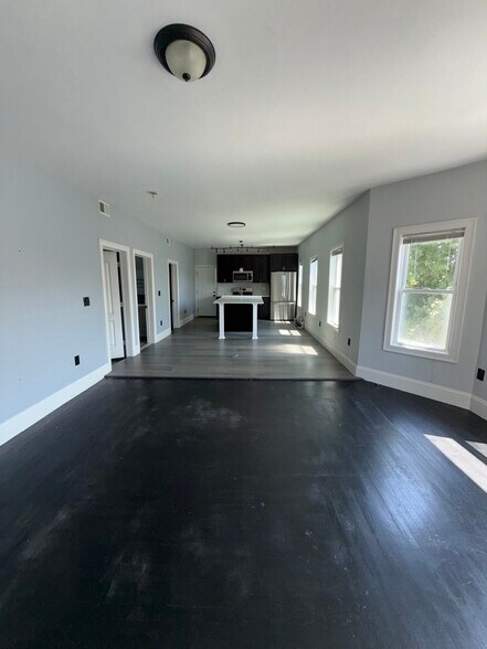 Building Photo - 615 N Montello St