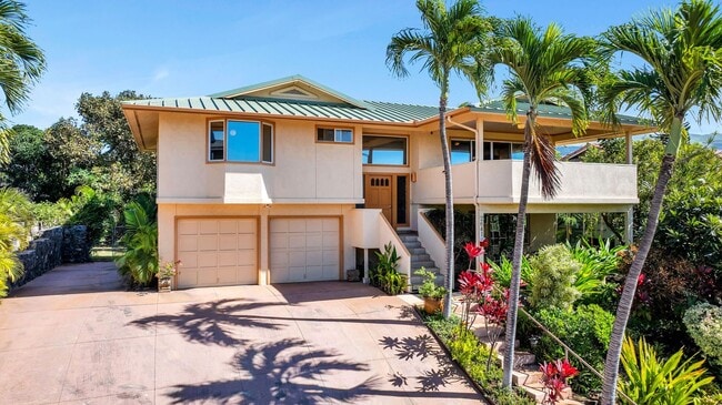 Building Photo - Single-family home with upstairs & downstairs rentals