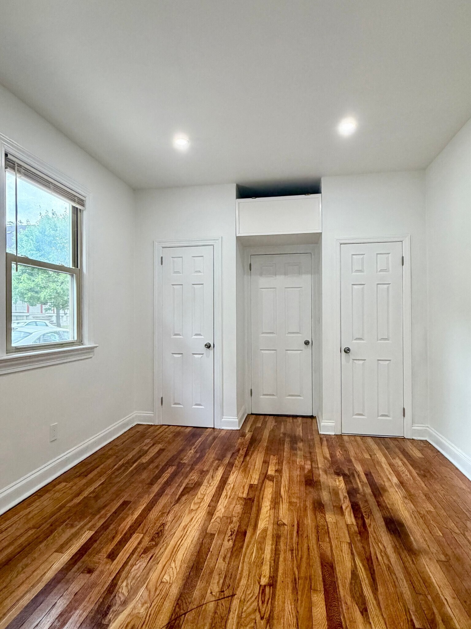 Building Photo - 136 Paulison Ave