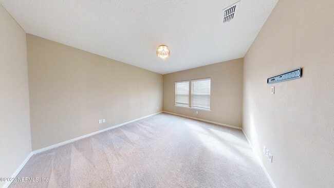 Building Photo - 3965 Cloverdale Ct