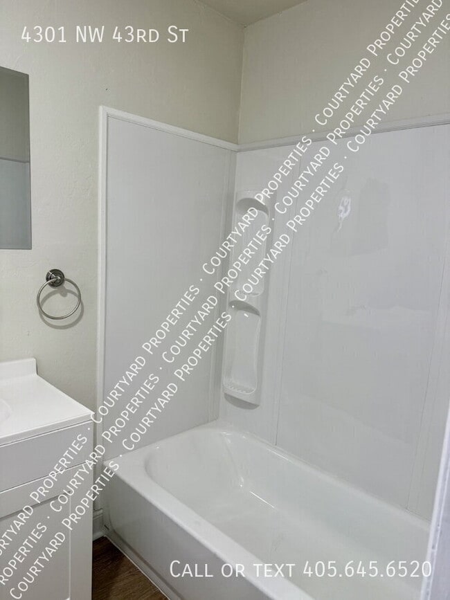 Building Photo - 4301 NW 43rd St