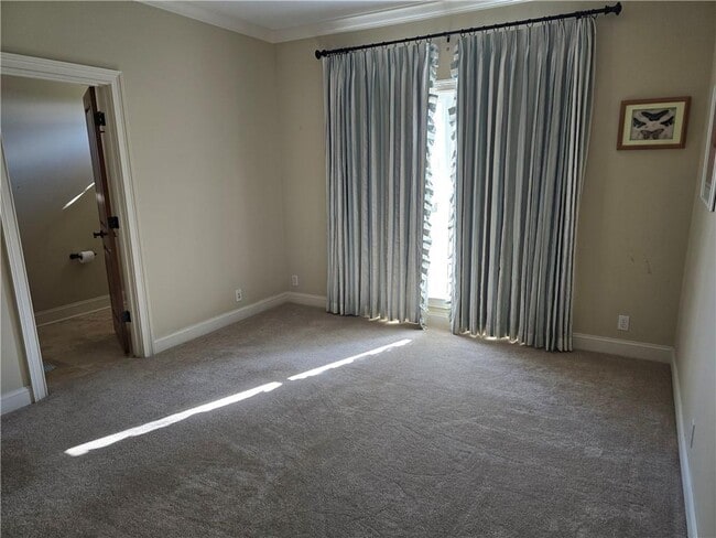 Building Photo - 205 Sutherland Dr