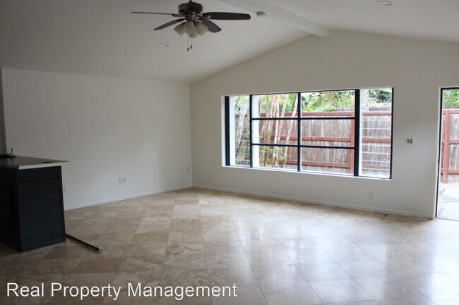 Building Photo - 856 Capri Rd