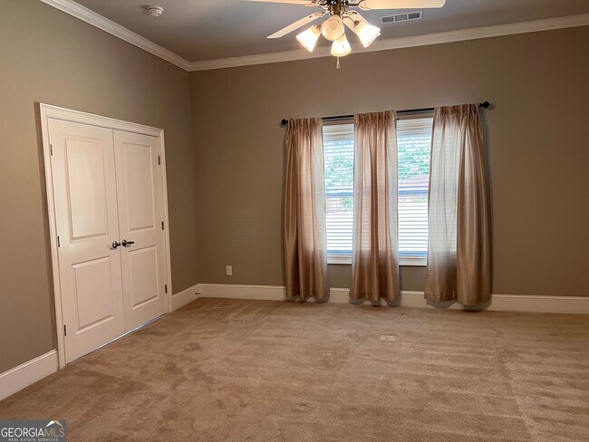 Building Photo - 4080 Mayhill Cir