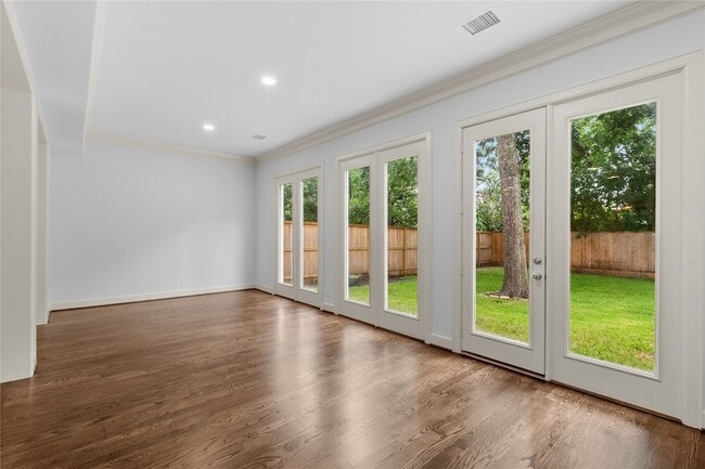 Building Photo - 6404 Community Dr