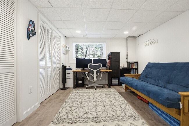 Building Photo - 49 Captain Eames Cir