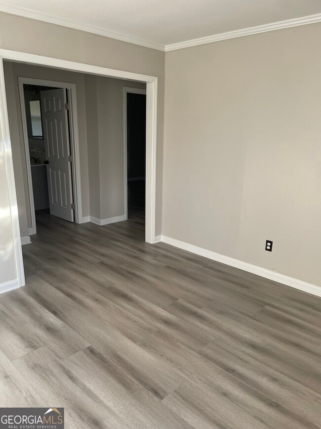 Building Photo - 1112 N Beddingfield Dr