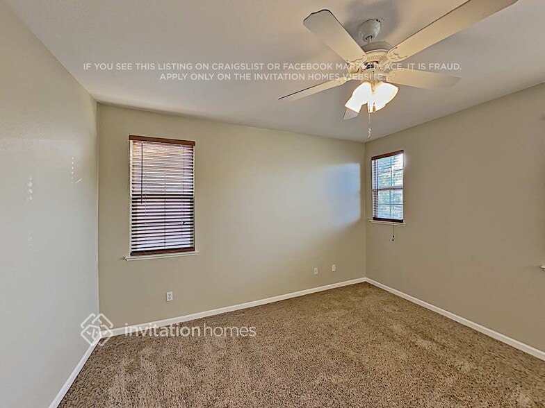 Building Photo - 2405 White Dr