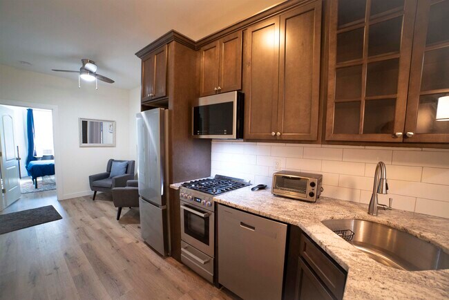 Building Photo - 204 48th St