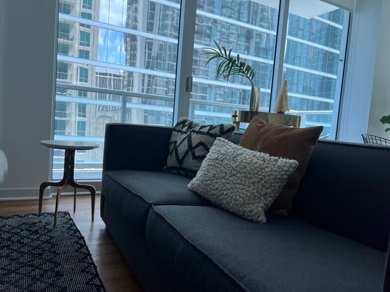 Building Photo - 300 S Biscayne Blvd