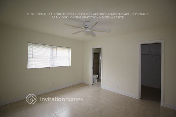 Building Photo - 5365 SW 10th Ct