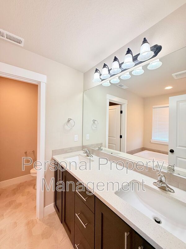 Building Photo - 8728 N 1st St