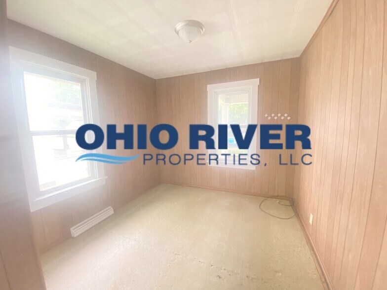 Building Photo - 354 W 40th St