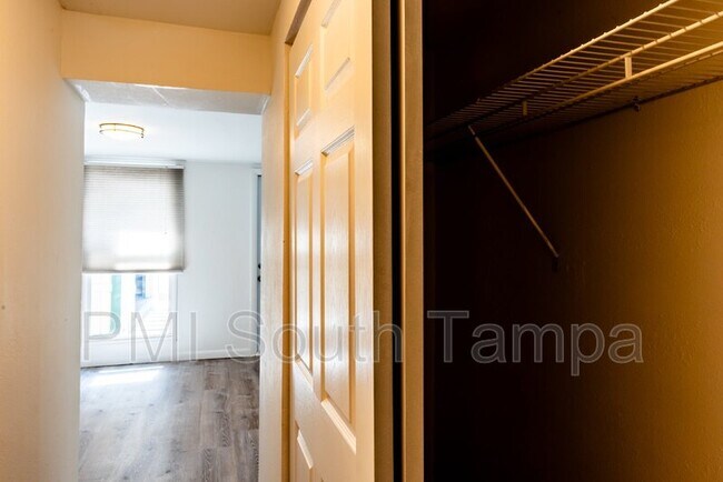 Building Photo - 3402 W Van Buren Dr