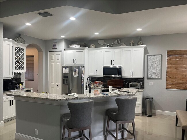 Building Photo - 12200 NW 77th Manor