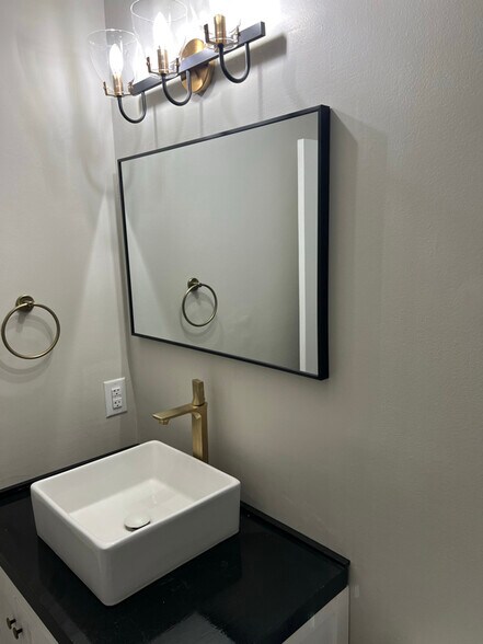 Building Photo - 1608 Willowby St