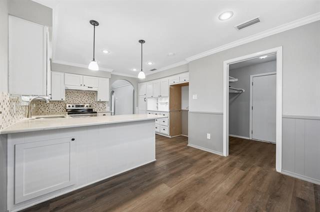 Building Photo - 660 Springhill Dr