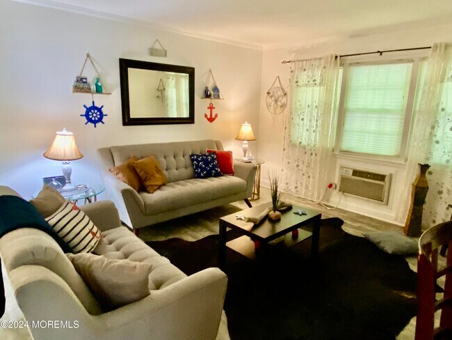 Building Photo - 364 Westwood Ave