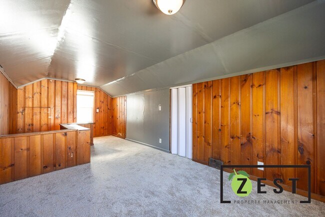 Building Photo - OPEN HOUSE-DECEMBER 19TH! 4PM-4:30PM! Beautiful 3 bedroom 1 Bath