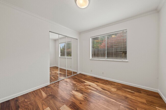 Building Photo - Single-Story El Dorado Hills Home with Vau...